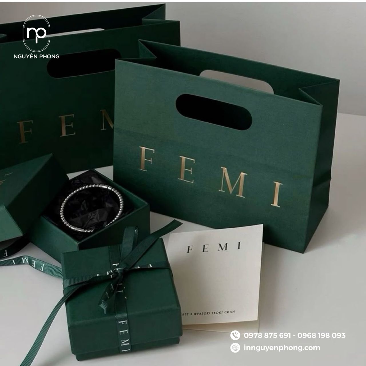 Mẫu túi giấy tay cầm đựng đồng hồ cao cấp